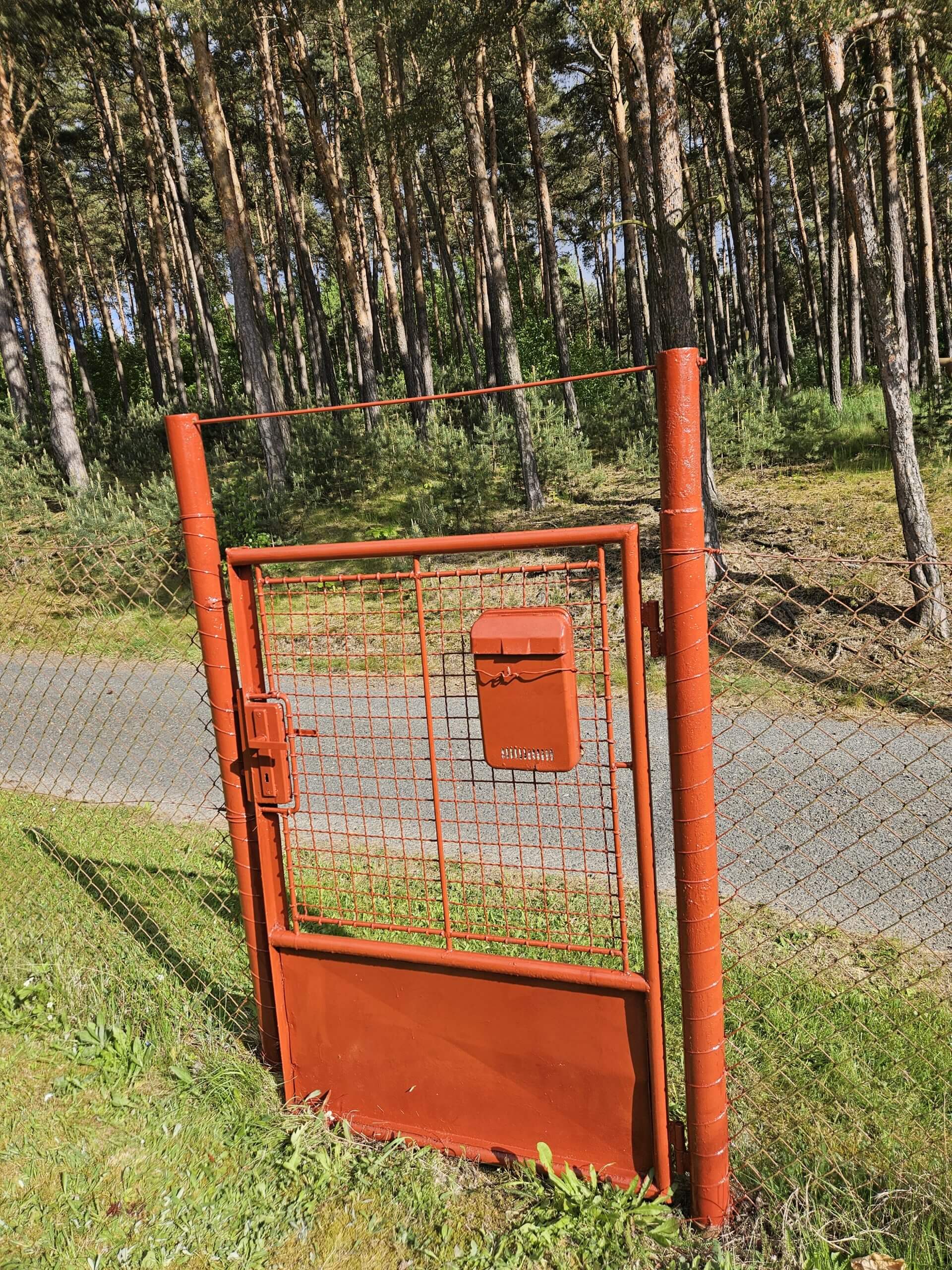 Natření branky a plotu